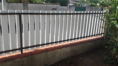 travaux cloture bois Salvetat Saint Gilles