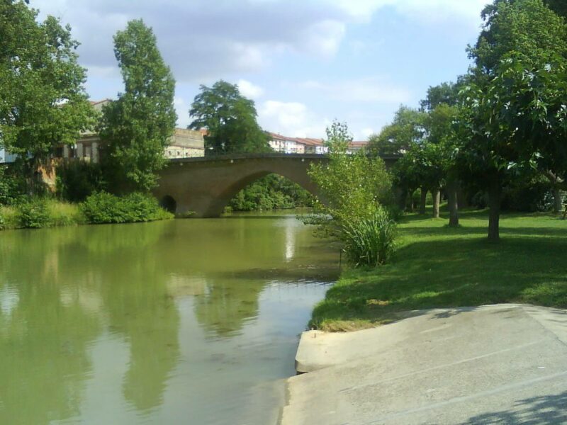 Le pont sur la Save à Grenade (Haute-Garonne) – secteur d’intervention de notre peintre en bâtiment