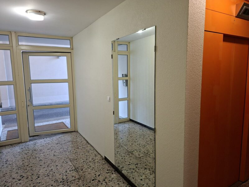 Peinture de parties communes à Blagnac : hall d’entrée repeint
