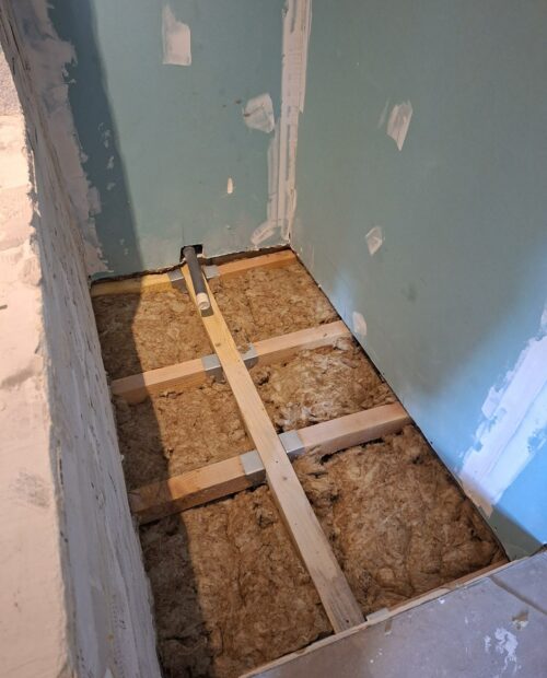 Reprise du plancher bois de la salle de bain avant pose du nouveau sol